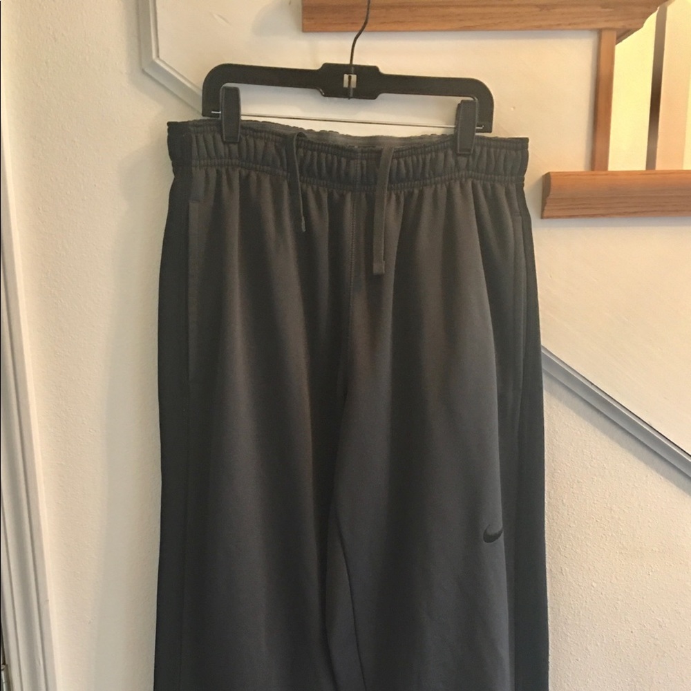 Nike thermo pant size med. like new used1x